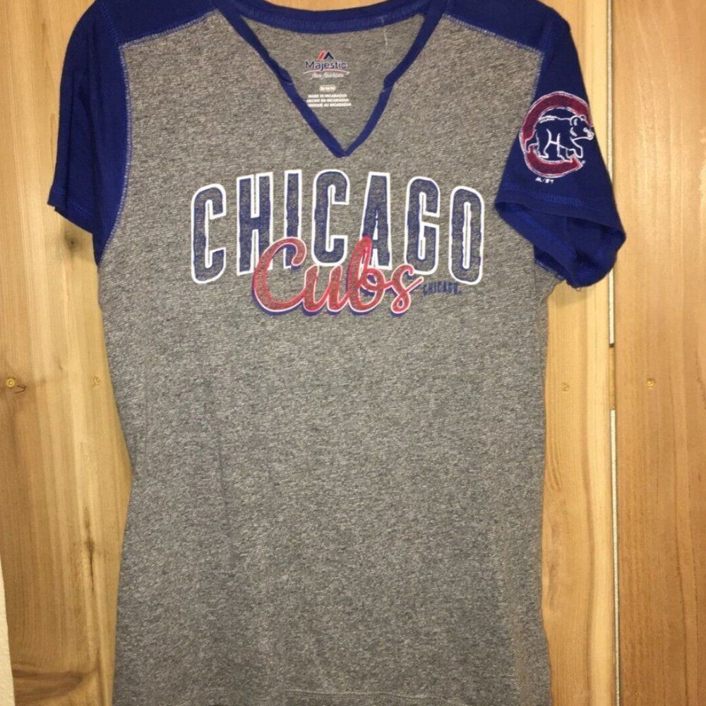 Majestic Chicago Cubs Women’s Shirt tee size small MLB baseball